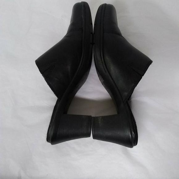 CLARKS Womens Shoes Black Slip-On 3" Heels Mules Clogs Size 8M - Picture 5 of 9